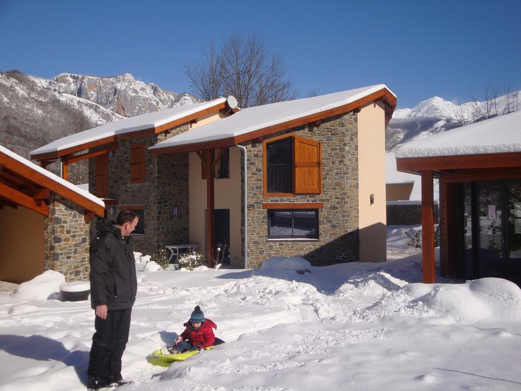 Les Granges De Leo Villa Aston Exterior foto